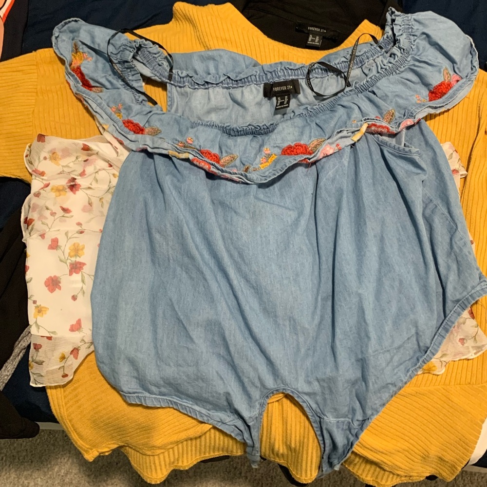 Blue crop top